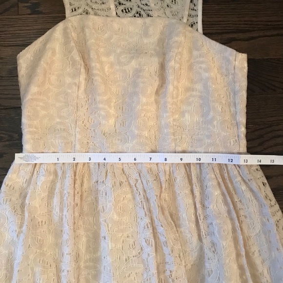 Gorgeous cream lace spring dress size 6 - Picture 5 of 8